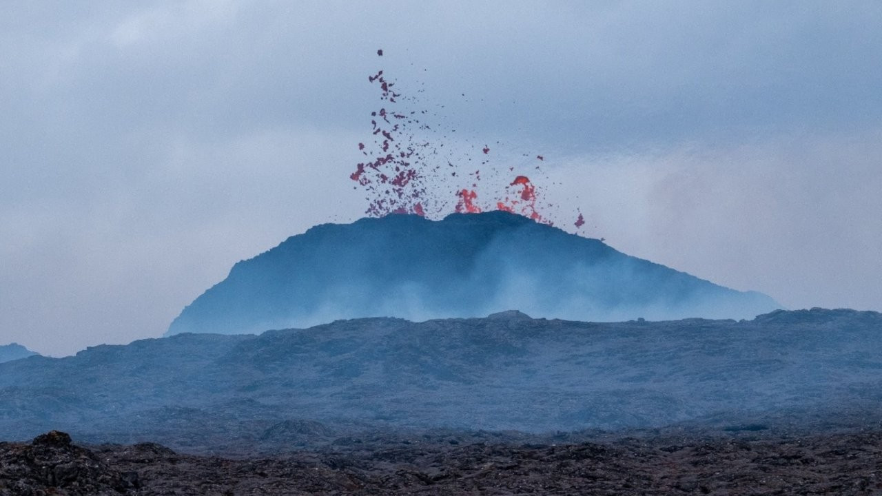 İzlanda'da yeni volkanik patlama: Tahliye emri verildi