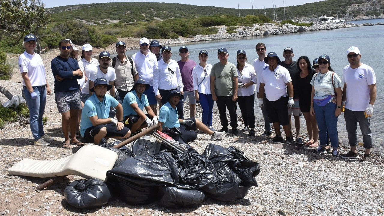 Bodrum'da Çevre Günü: Gönüllüler kıyıları, dalgıçlar denizi temizledi