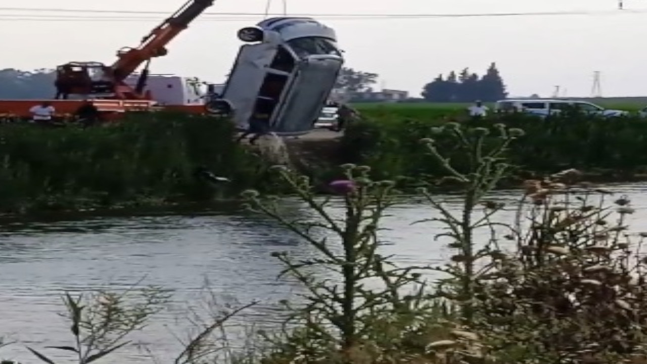 Adana'da su kanalına düşen aracın sürücüsü: Ehliyet alamadım