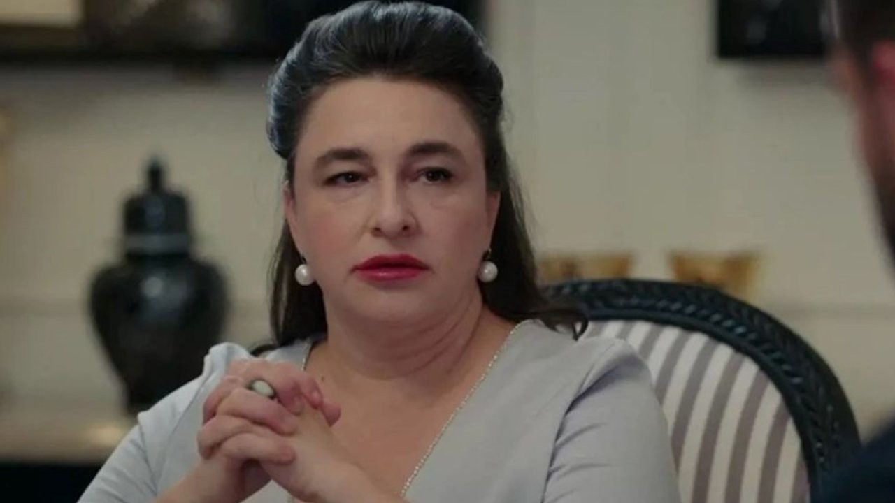 'Hudutsuz Sevda'dan ayrılmıştı: Esra Dermancıoğlu, 'Siyah Kalp' dizisinde