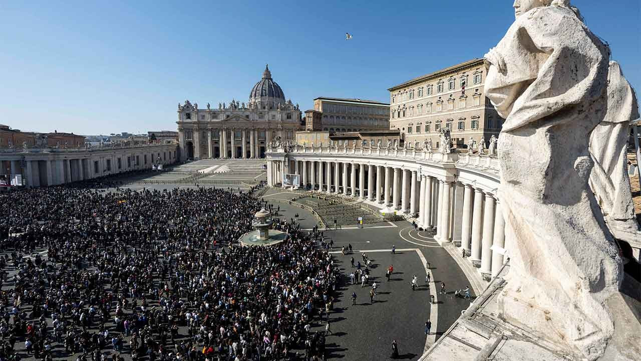 Kayıp el yazmasını Vatikan'a satmaya çalıştı, gözaltına alındı