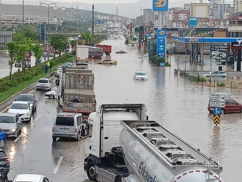 Ankara'da yağış: Ayaş Yolu kapandı, metro istasyonunu su bastı - Sayfa 3