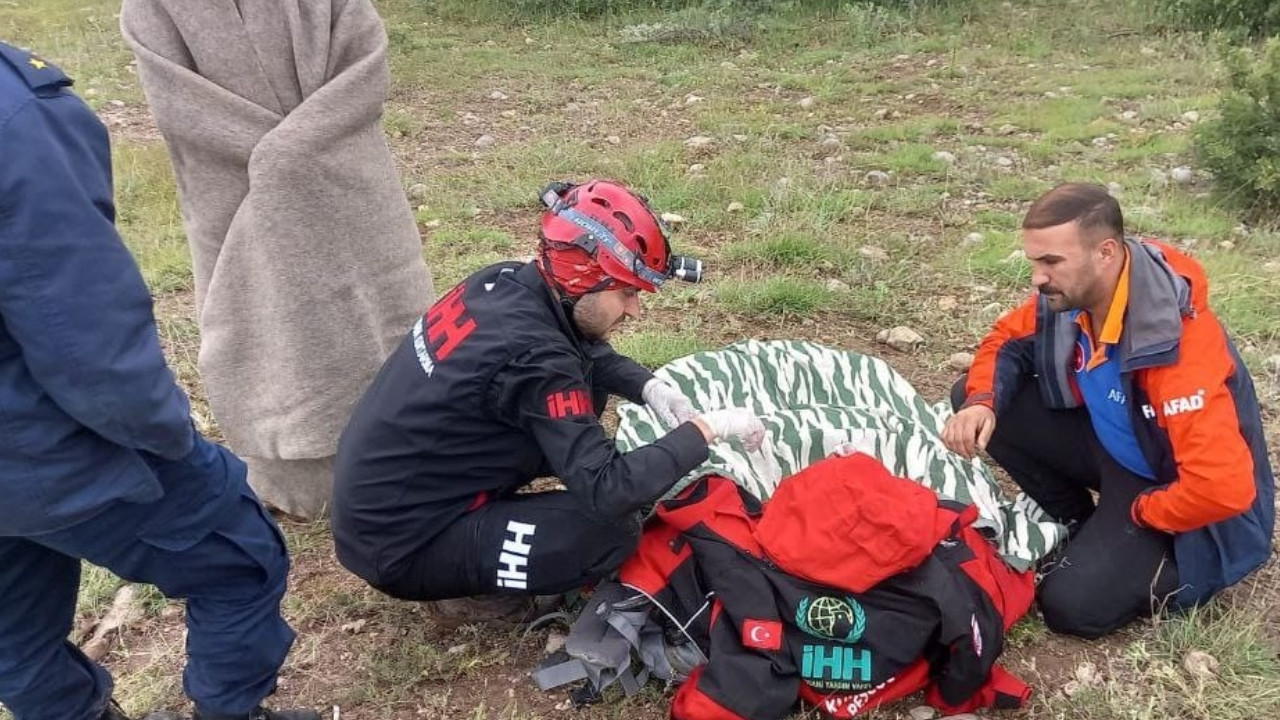 Çorum'da arazide yaralanan kadın ambulans helikopterle kurtarıldı