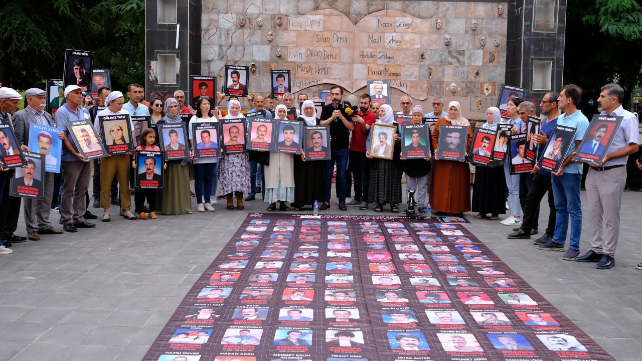 Diyarbakır'daki kayıp yakınlarının eylemi 800. haftasında