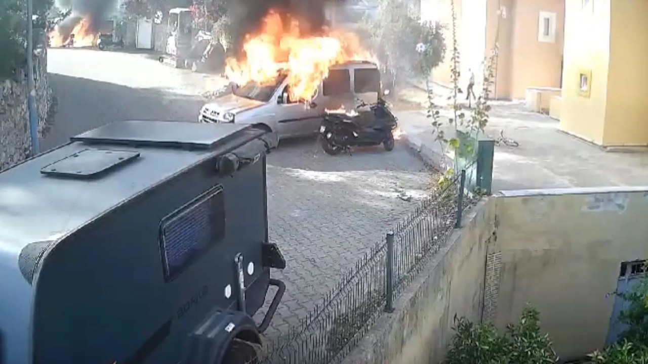 Muğla'da bir kişi evini, otomobilini ve motosikletini ateşe verdi