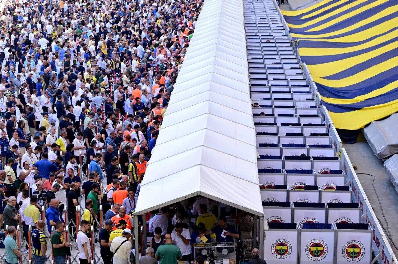 Fenerbahçeliler oy kullanıyor: Kongreden kareler - Sayfa 3