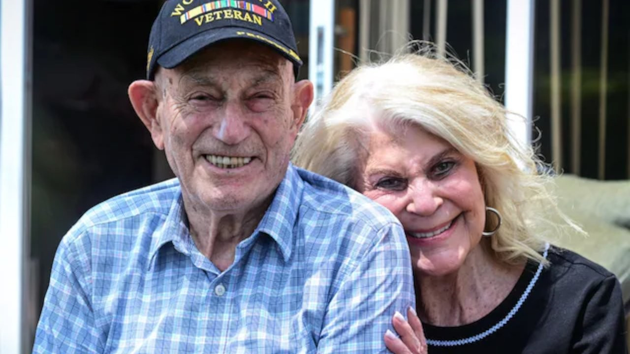 100 yaşındaki savaş gazisi 96 yaşındaki sevgilisiyle evlendi