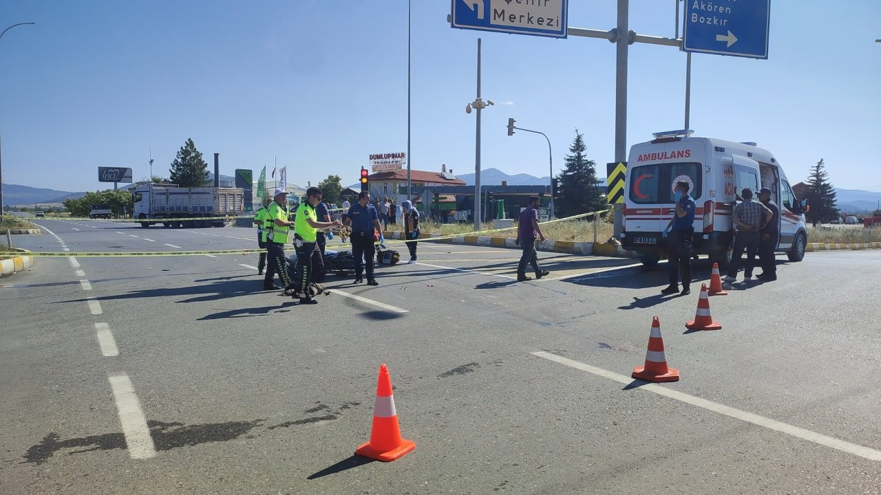 Konya'da motosiketle pikap çarpıştı: 1 ölü