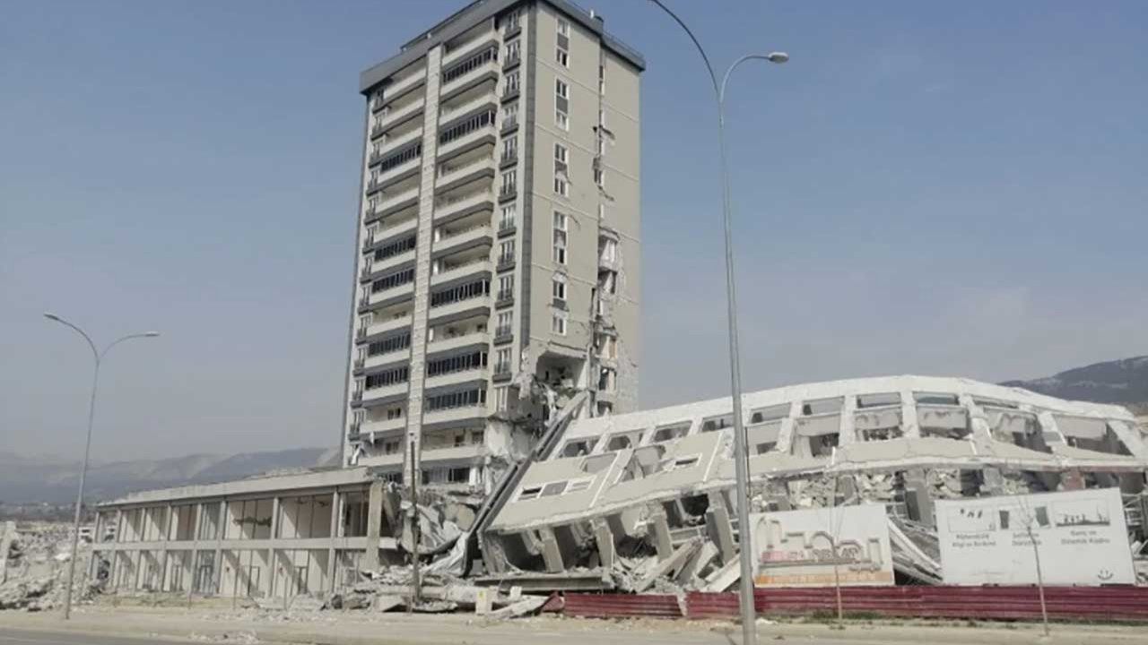 Depremde yıkılan yeni binadaki ihmal 3. raporda ortaya çıktı