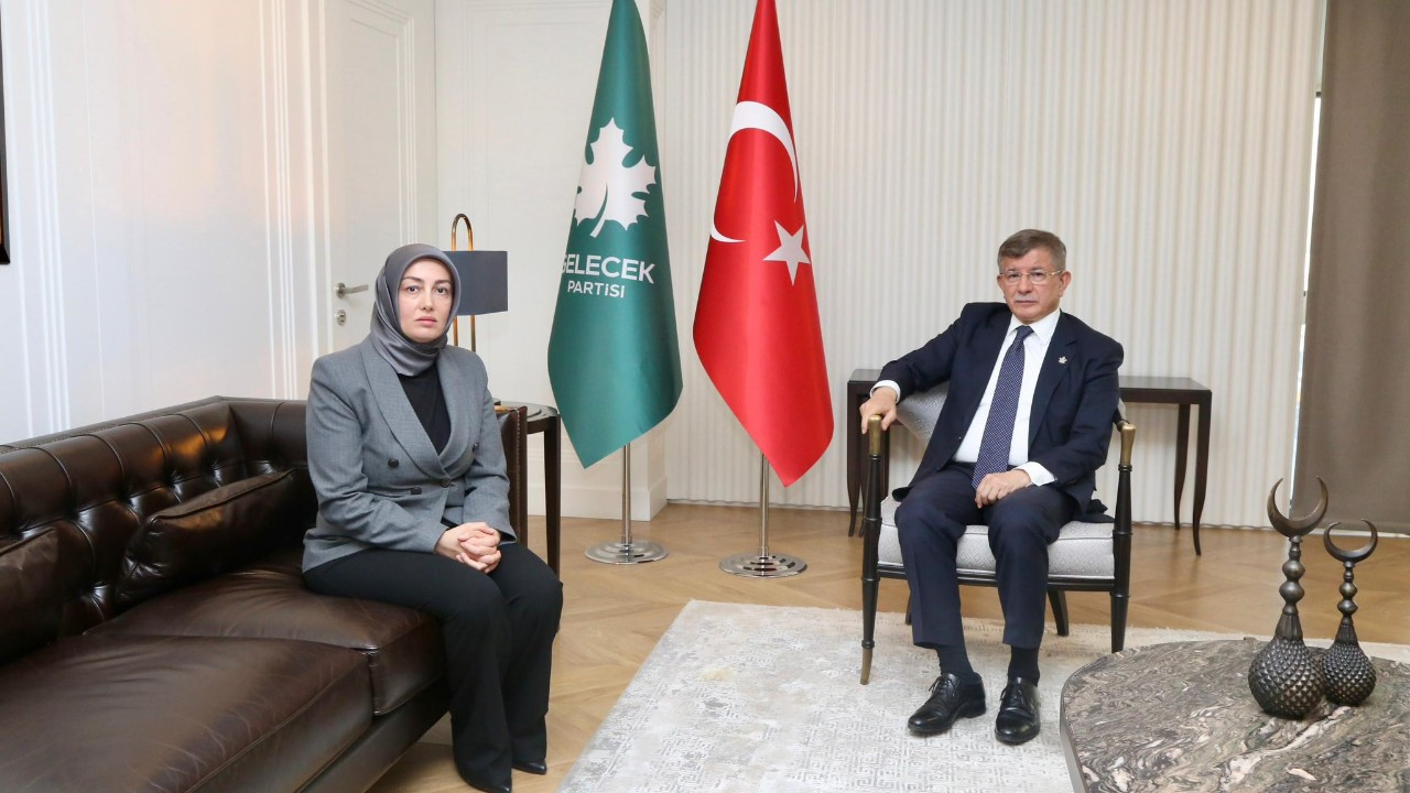 Sinan Ateş'in eşi Ayşe Ateş, Ahmet Davutoğlu'nu ziyaret etti