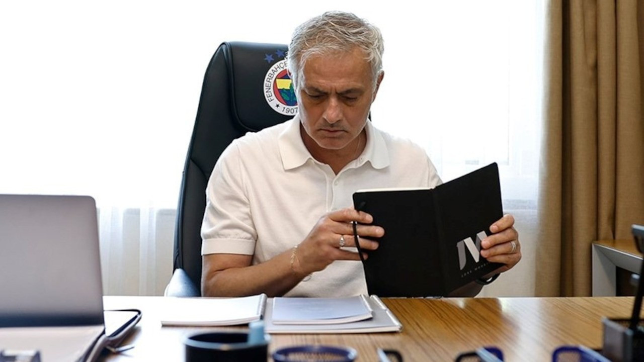 Jose Mourinho Fenerbahçe'nin başında ilk maçına çıkıyor