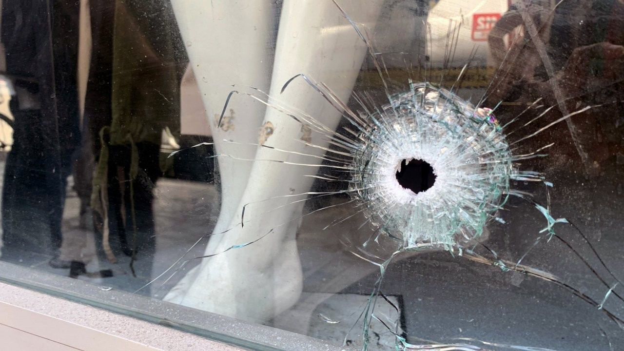 Adana'da bir dükkana silahlı saldırı düzenlendi