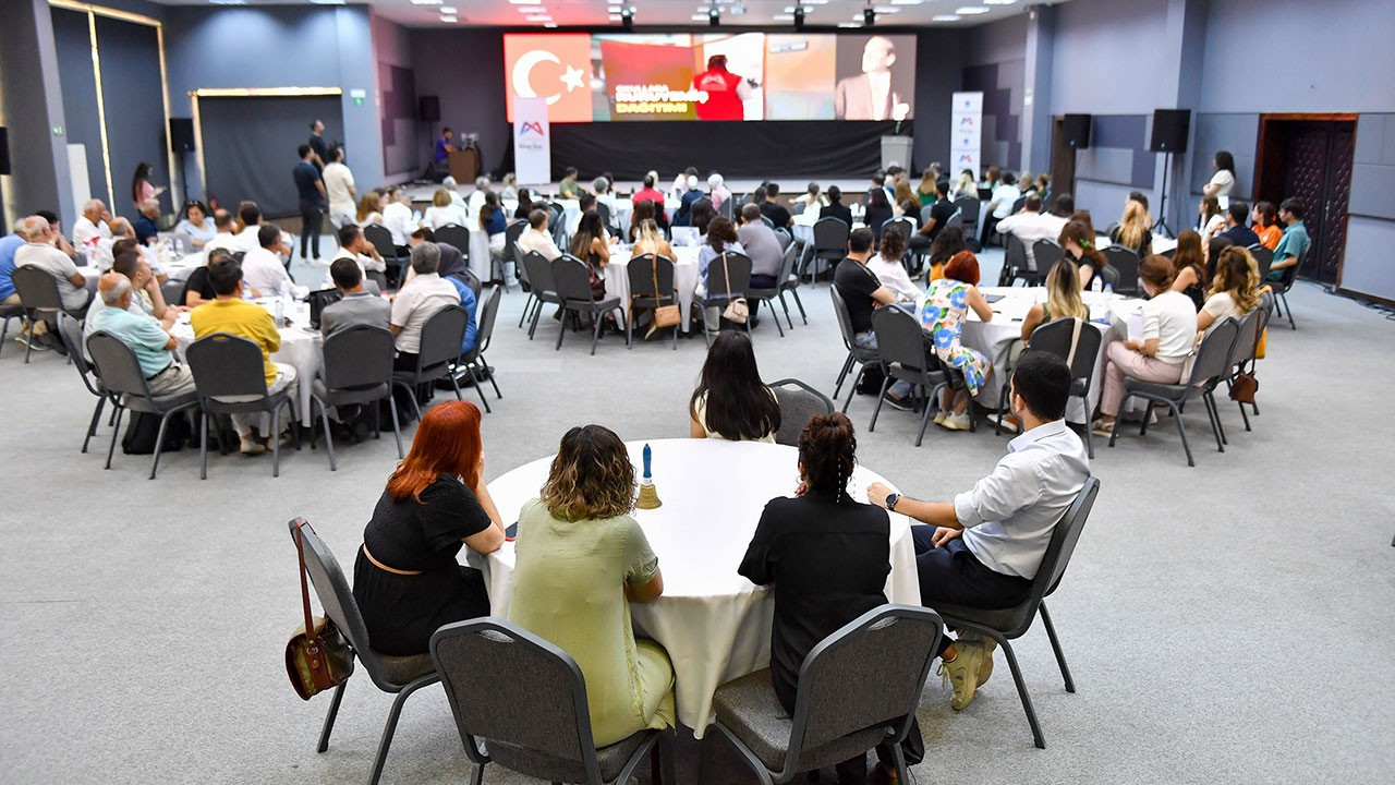 Mersin Büyükşehir Belediyesi 'Sosyal Politikalar Çalıştayı' düzenledi