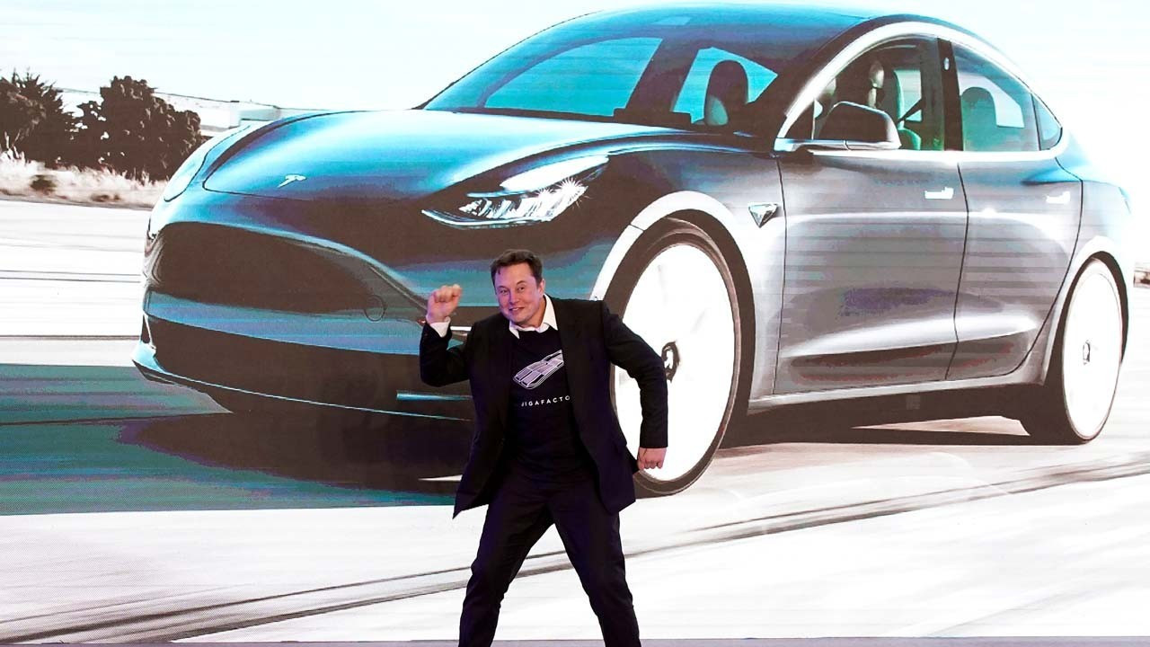 Tesla hissedarları Musk'ın 56 milyar dolarlık 'maaş' paketini onayladı