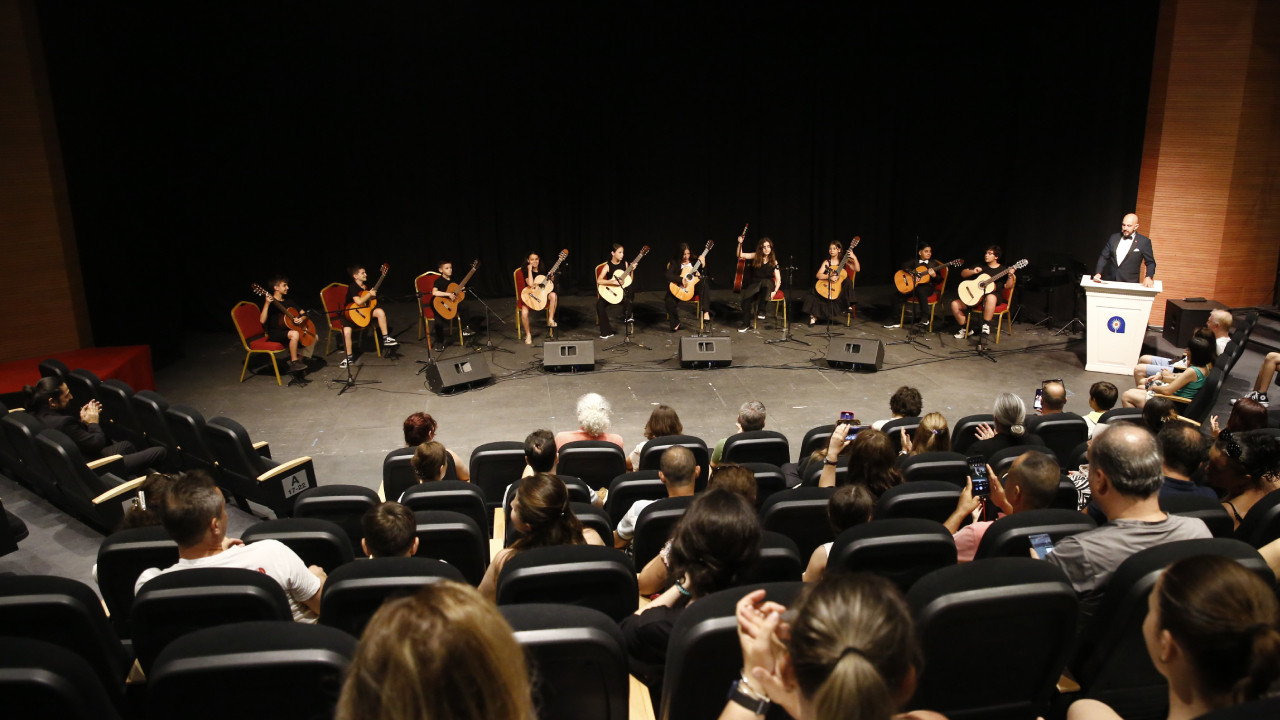 Antalya'da Çocuk ve Gençlik Orkestrası konseri