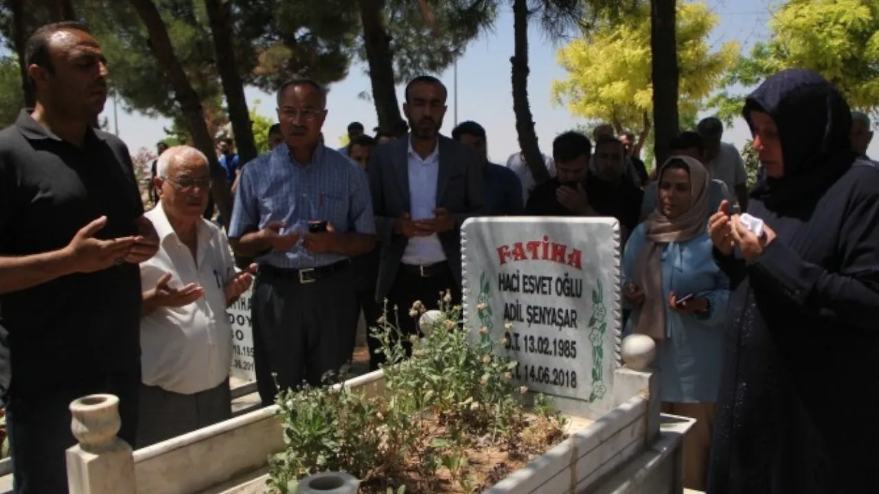 2018 yılında katledilen Şenyaşarlar mezarları başında anılıyor