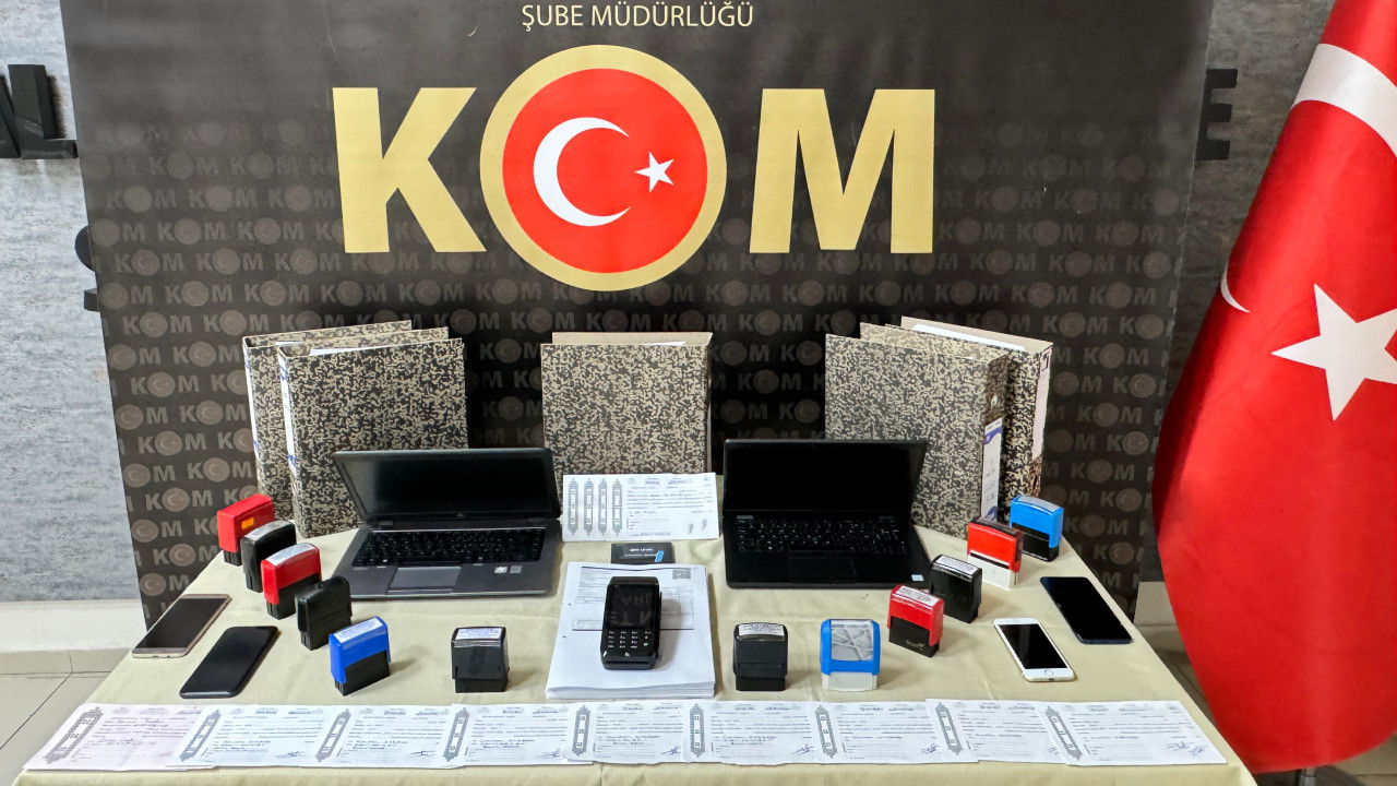 İzmir'de sahte fatura operasyonu: 3 gözaltı