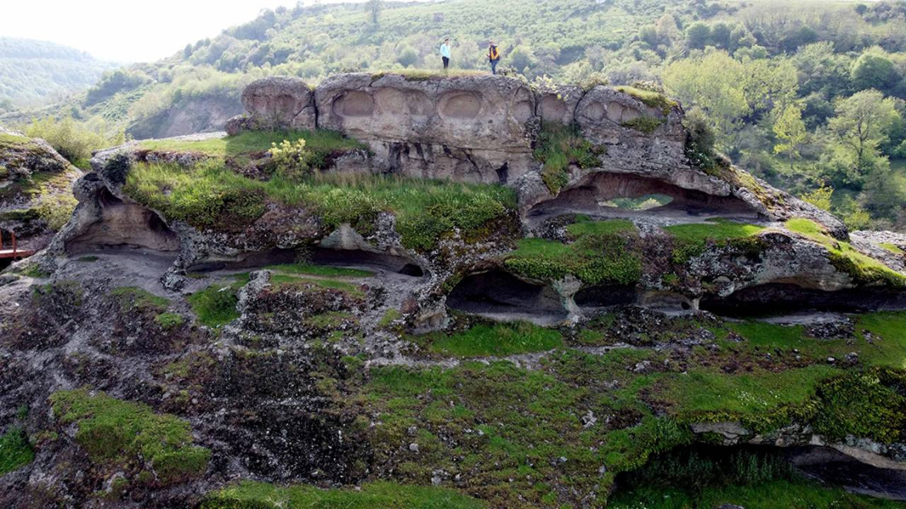Tekkeköy Mağaraları Arkeoloji Vadisi'nde bayram yoğunluğu