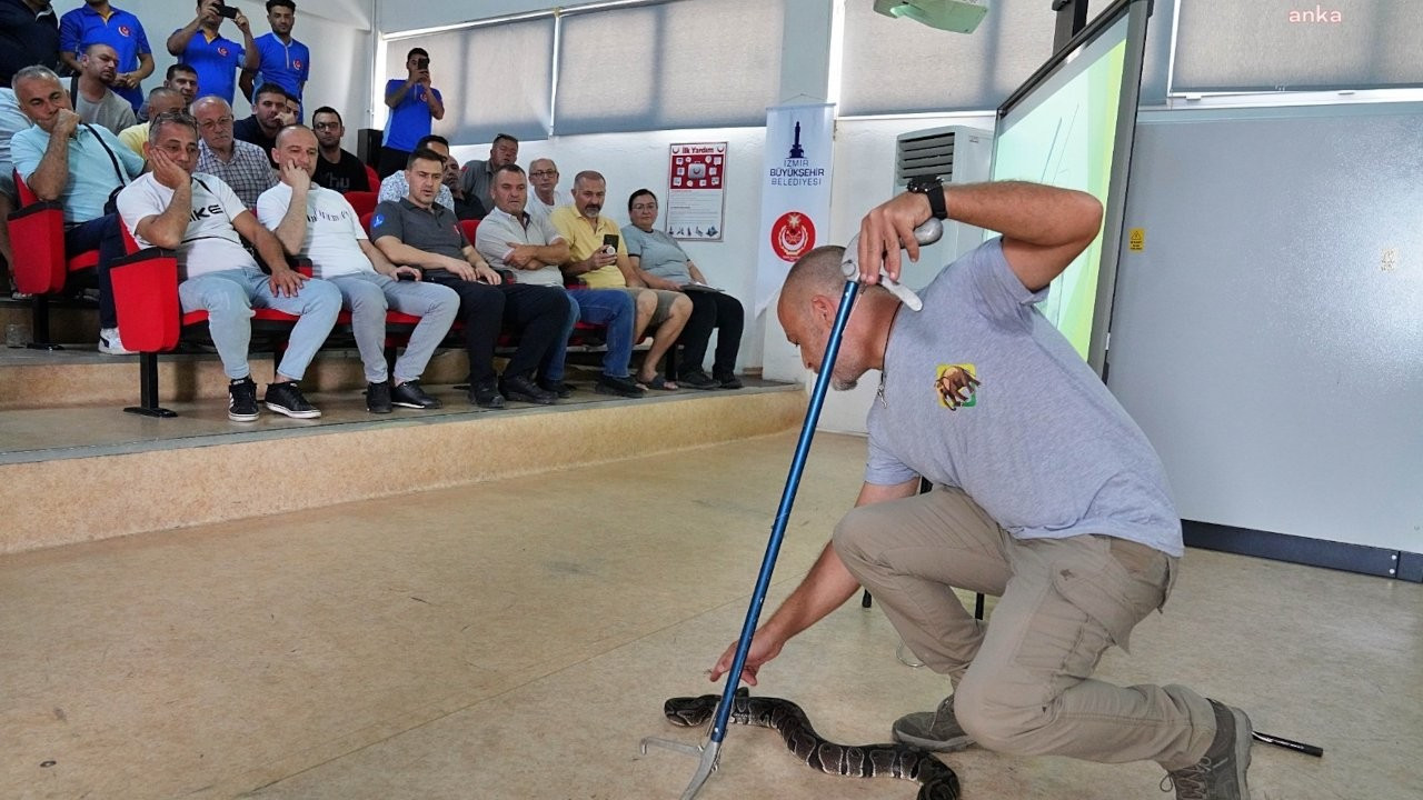 İzmir Büyükşehir Belediyesi'nden artan yılan ihbarlarına karşı eğitim