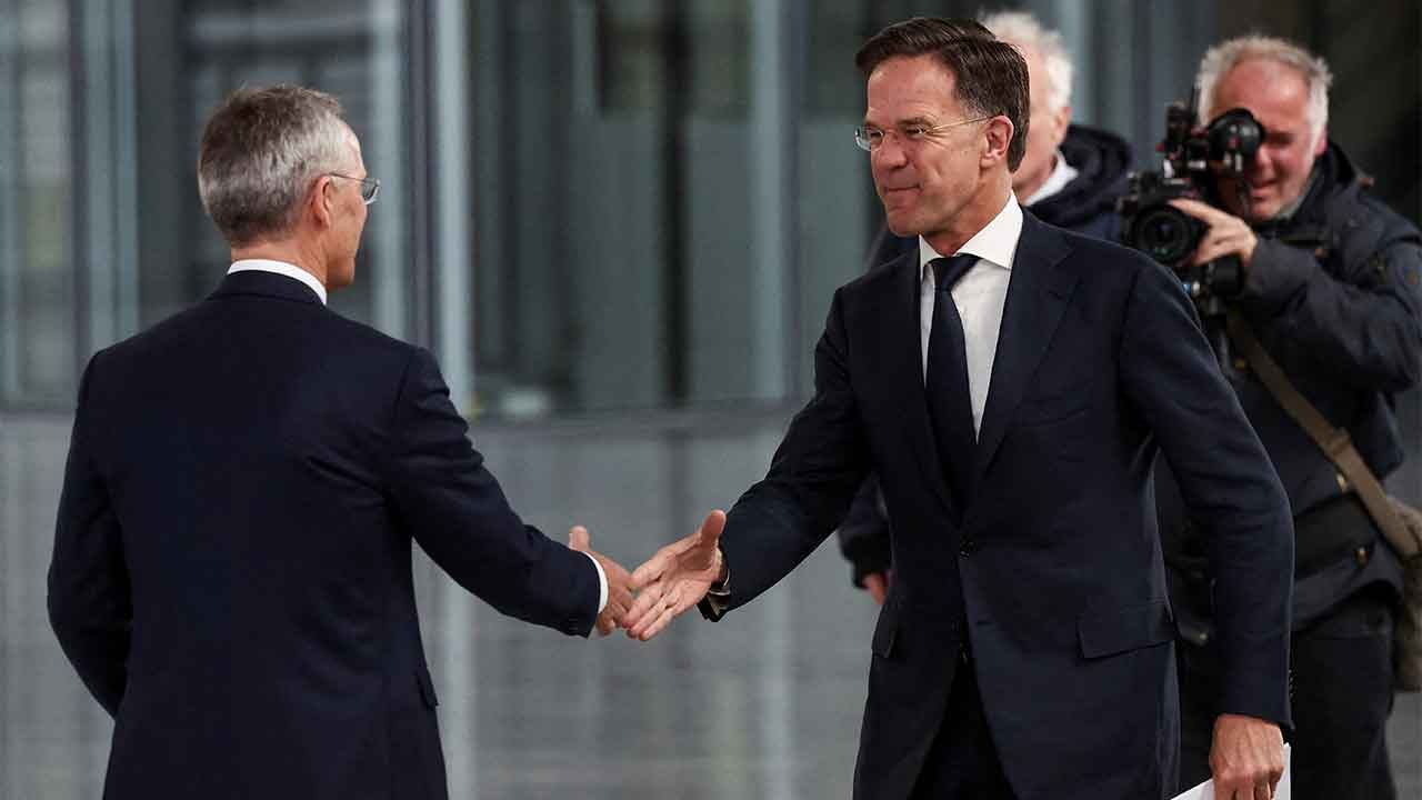 Romanya Cumhurbaşkanı adaylıktan çekildi, Rutte'ye NATO yolu açıldı