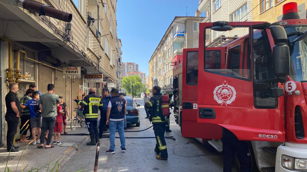 Kayseri'de evde çıkan yangın söndürüldü