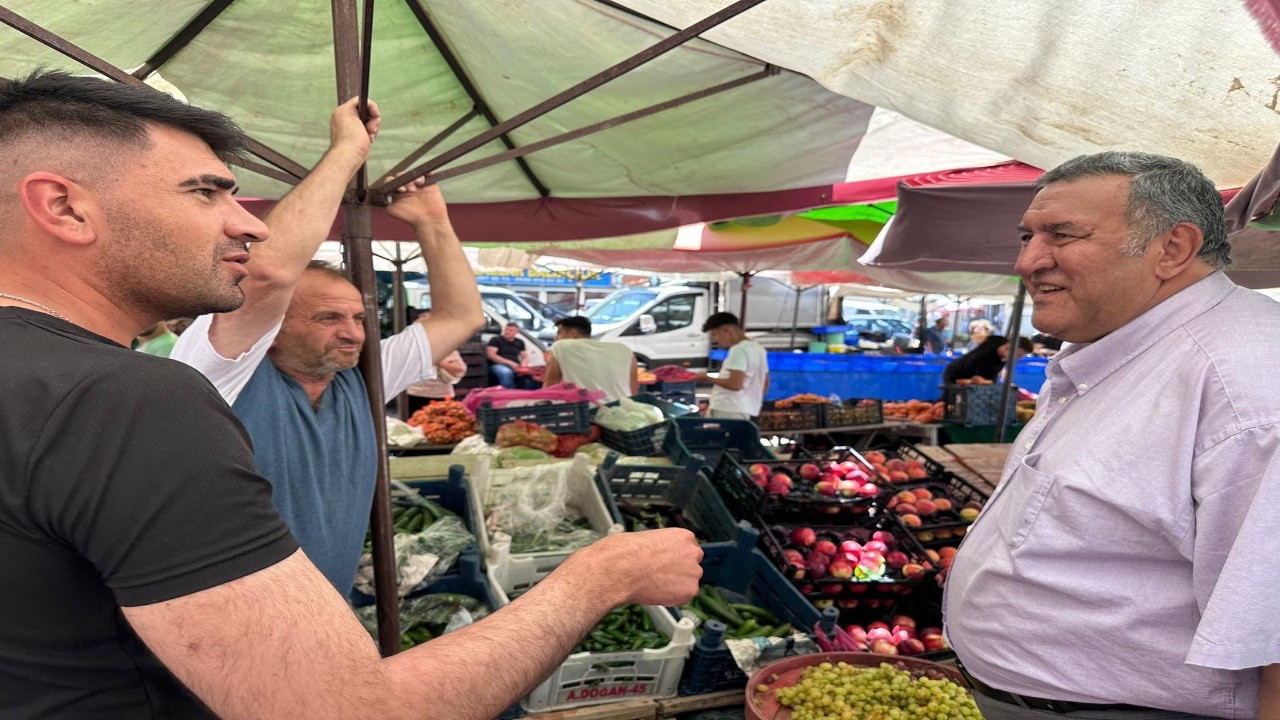 CHP Niğde Milletvekili Gürer, kentte kurulan pazarı ziyaret etti