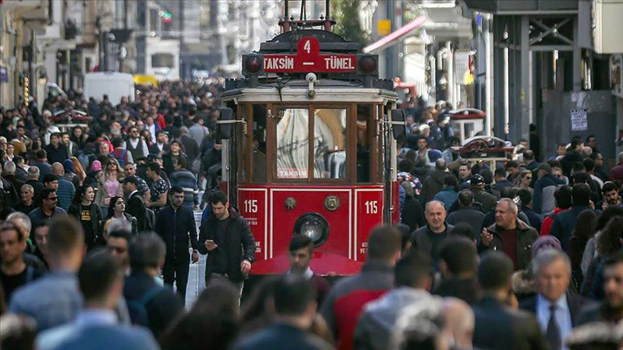 Göç İdaresi açıkladı: İstanbul'da 1 milyon 87 bin 17 'yabancı' var