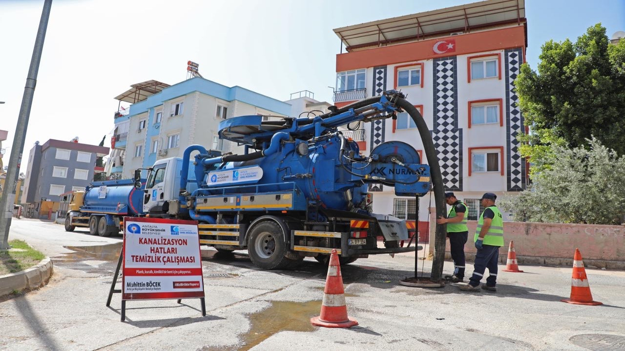 Antalya'da altyapı temizleme çalışmaları devam ediyor