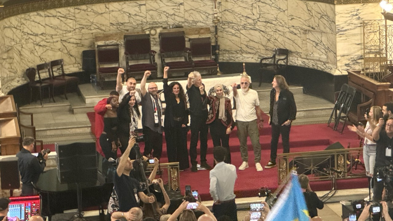 Roger Waters Filistin’e destek için sahneye çıktı