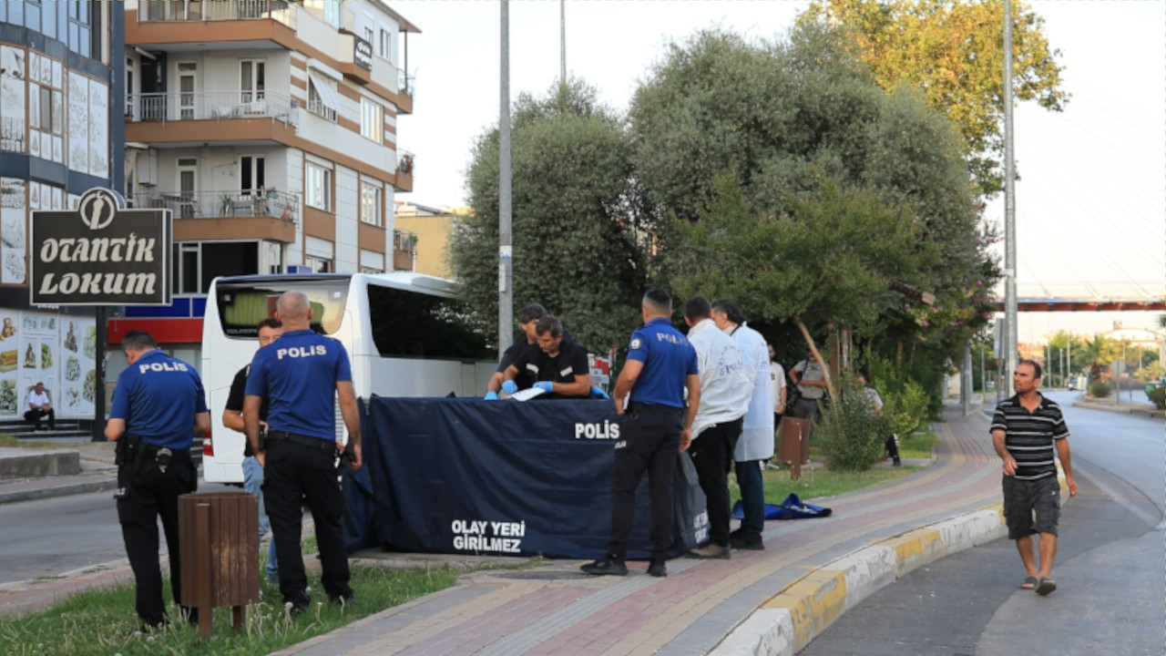 Kepez'de bir kişi bankta ölü bulundu