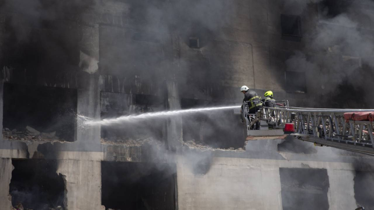 Aydın'da depo yangını 17 saatte söndürüldü