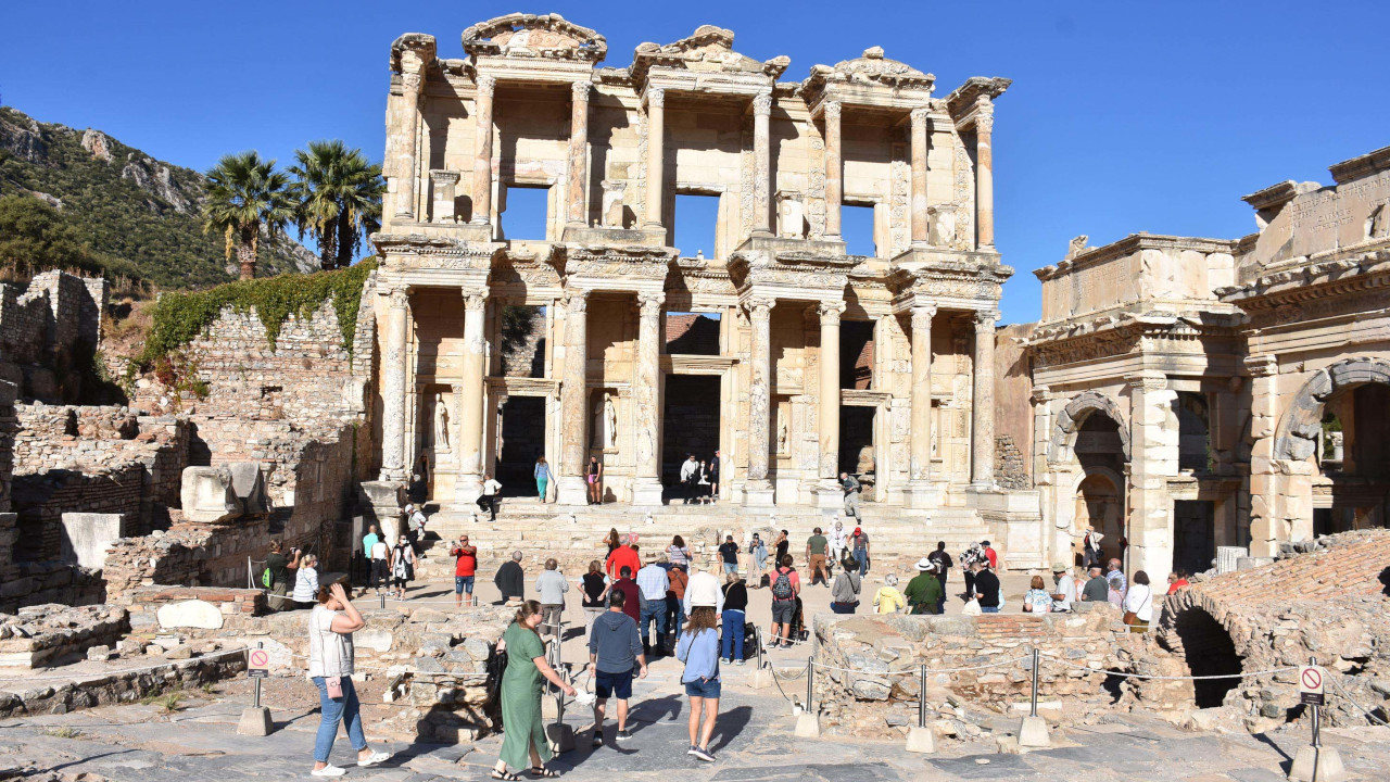 Efes Antik Kenti'ne akın: Bayramda 129 bin kişi ziyaret etti