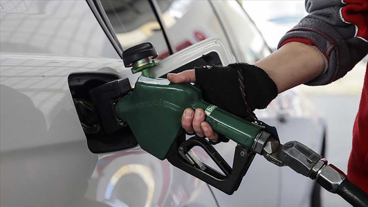 Benzin ve motorinde ertelenen zam geliyor: Güncel akaryakıt fiyatları