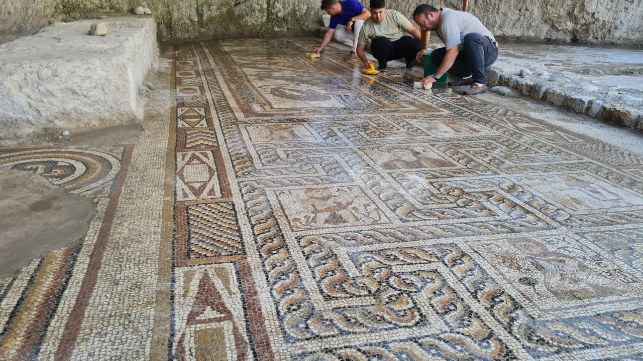 Osmaniye'de bulunan Roma dönemi mozaiklerinde çalışmalar sürüyor