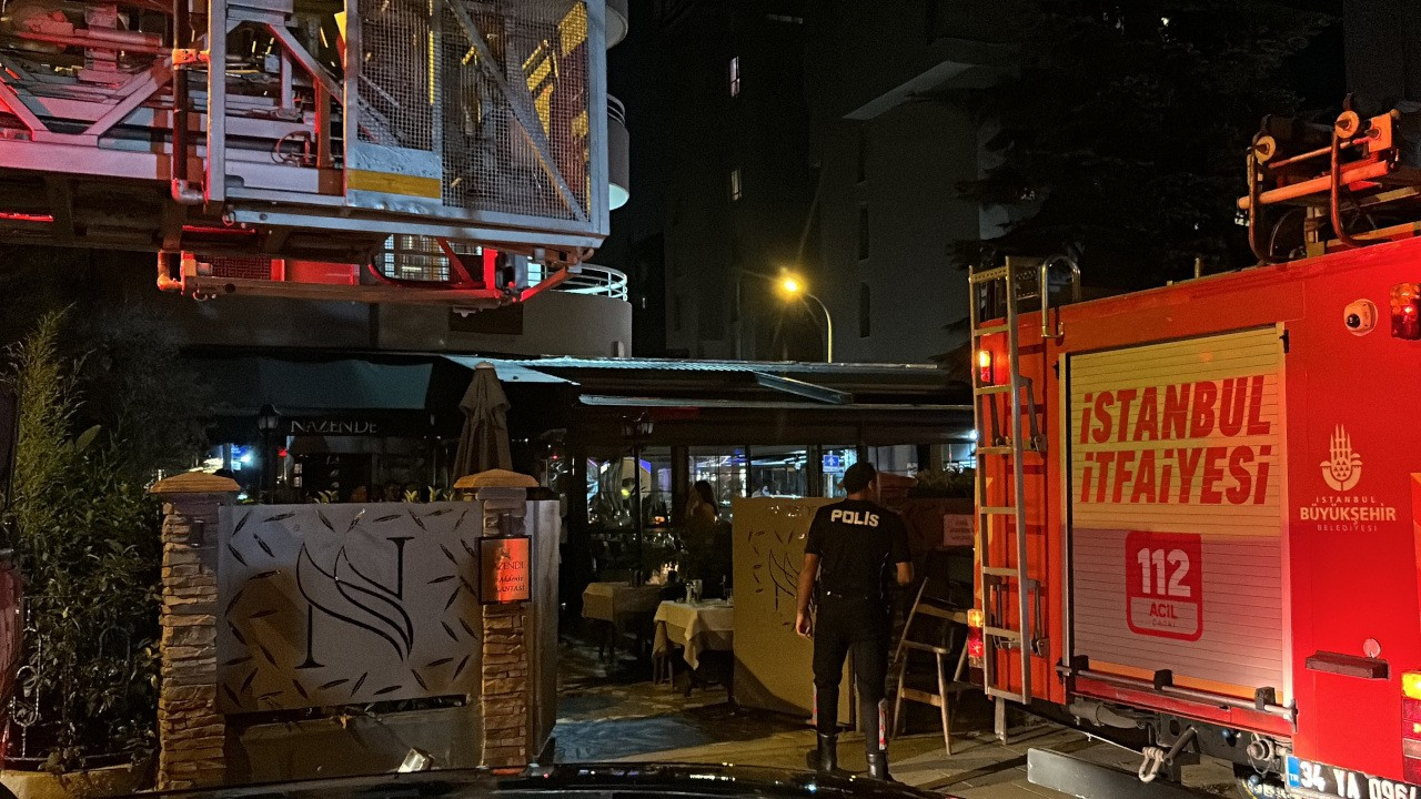 Kadıköy'de restoranın tavanı çöktü, müşteriler yaralandı