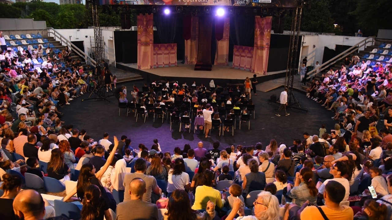 Kadıköy'de Çocuk Tiyatro Festivali başladı