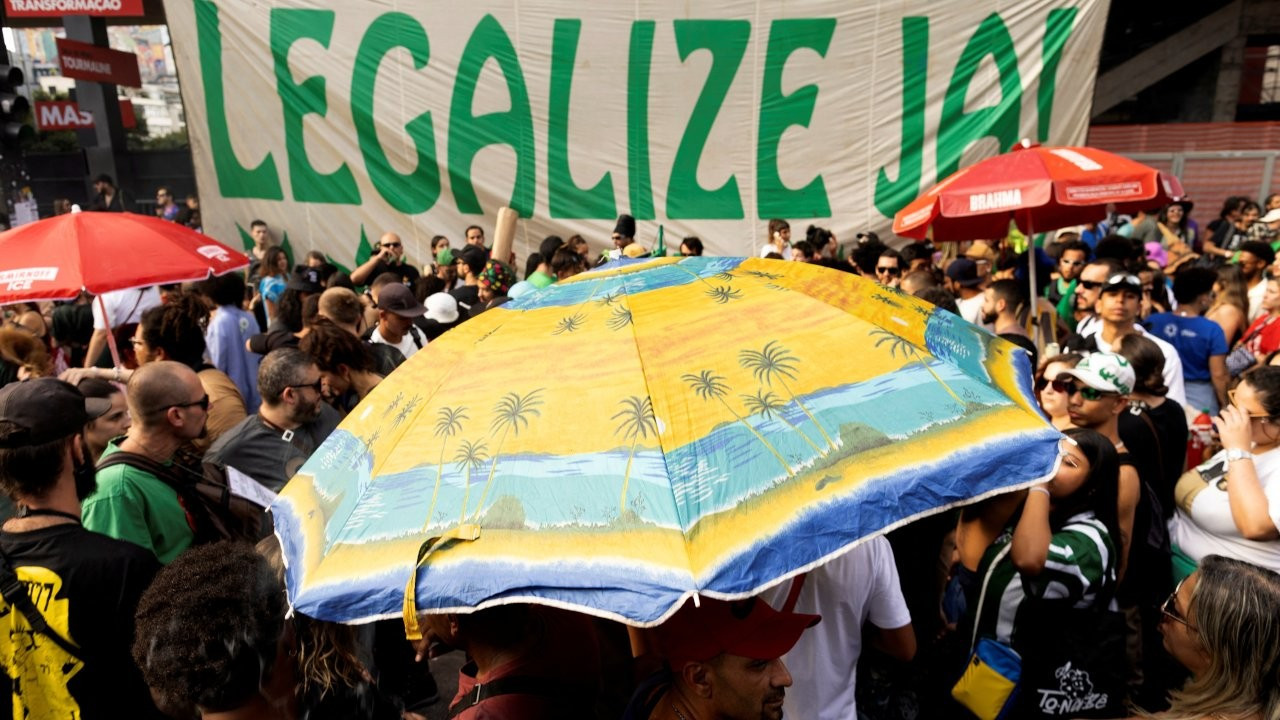 Brezilya'da bireysel esrar kullanımı suç olmaktan çıkıyor