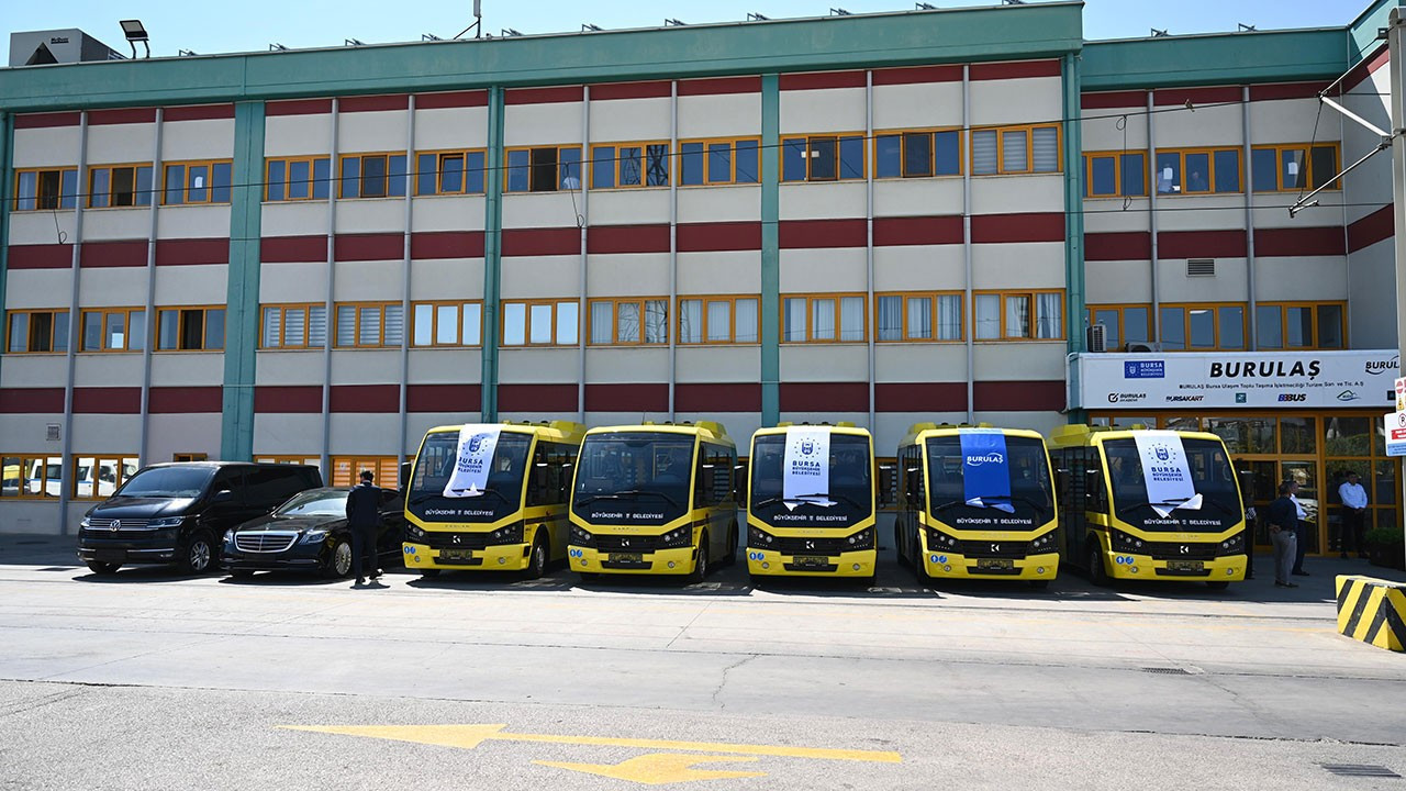 Bursa Büyükşehir Belediyesi 2 lüks makam aracını 5 mikrobüsle takas etti