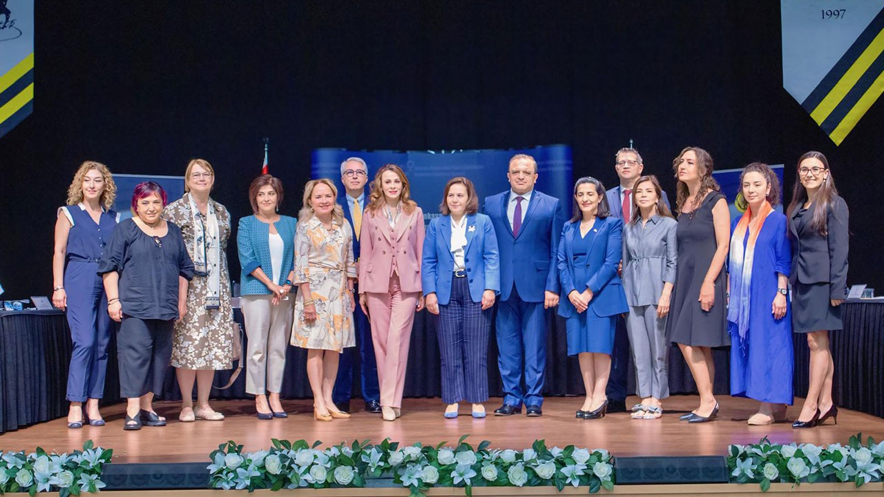 'Diplomaside Kadınlar Neden Vazgeçilmezdir?' Çalıştayı Ankara'da
