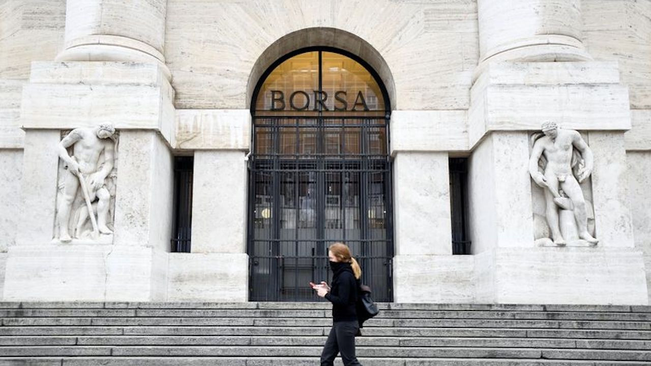 İtalya'da Milano Borsası çalışanları ilk kez greve gidiyor