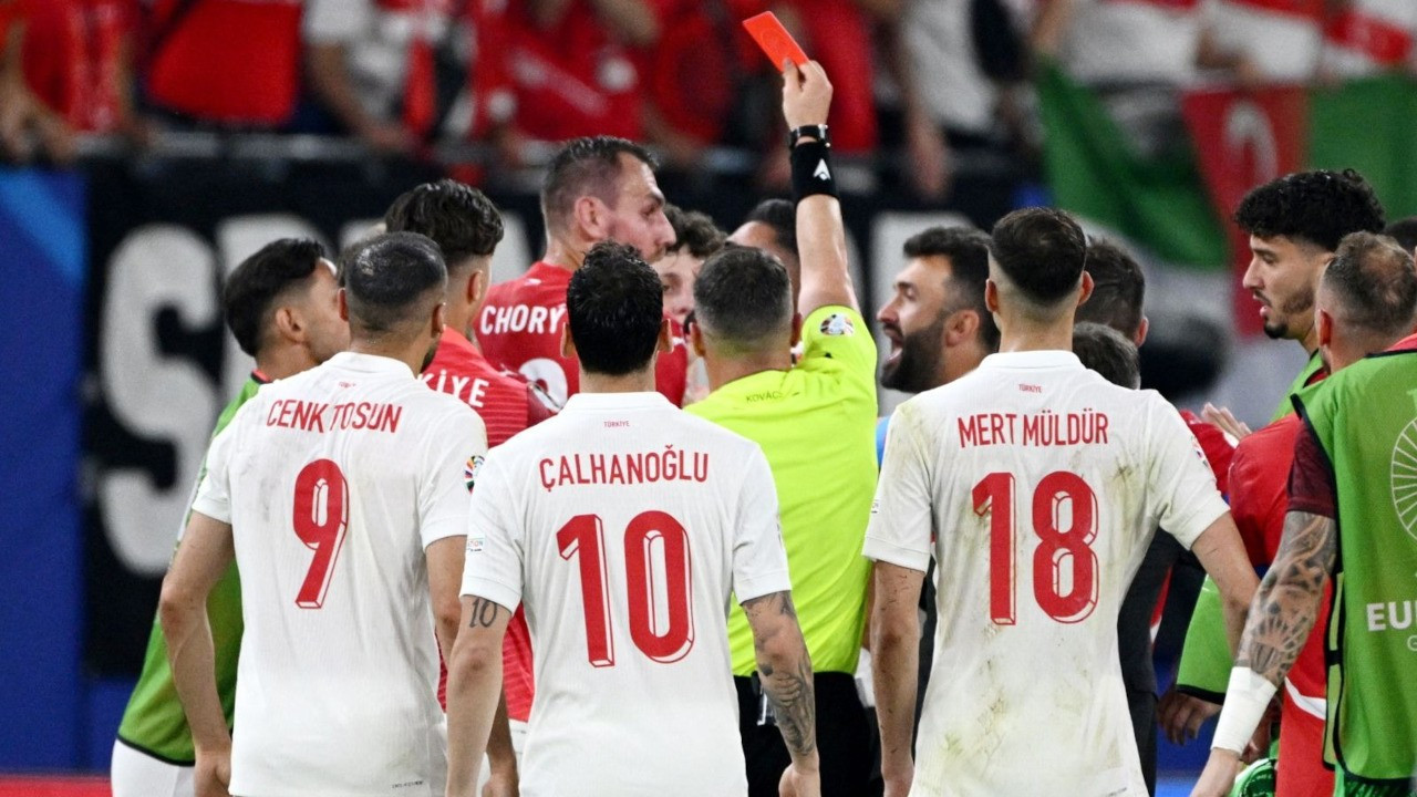 Türkiye-Çekya maçı tarihe geçti: Turnuvada en çok kart gösterilen maç