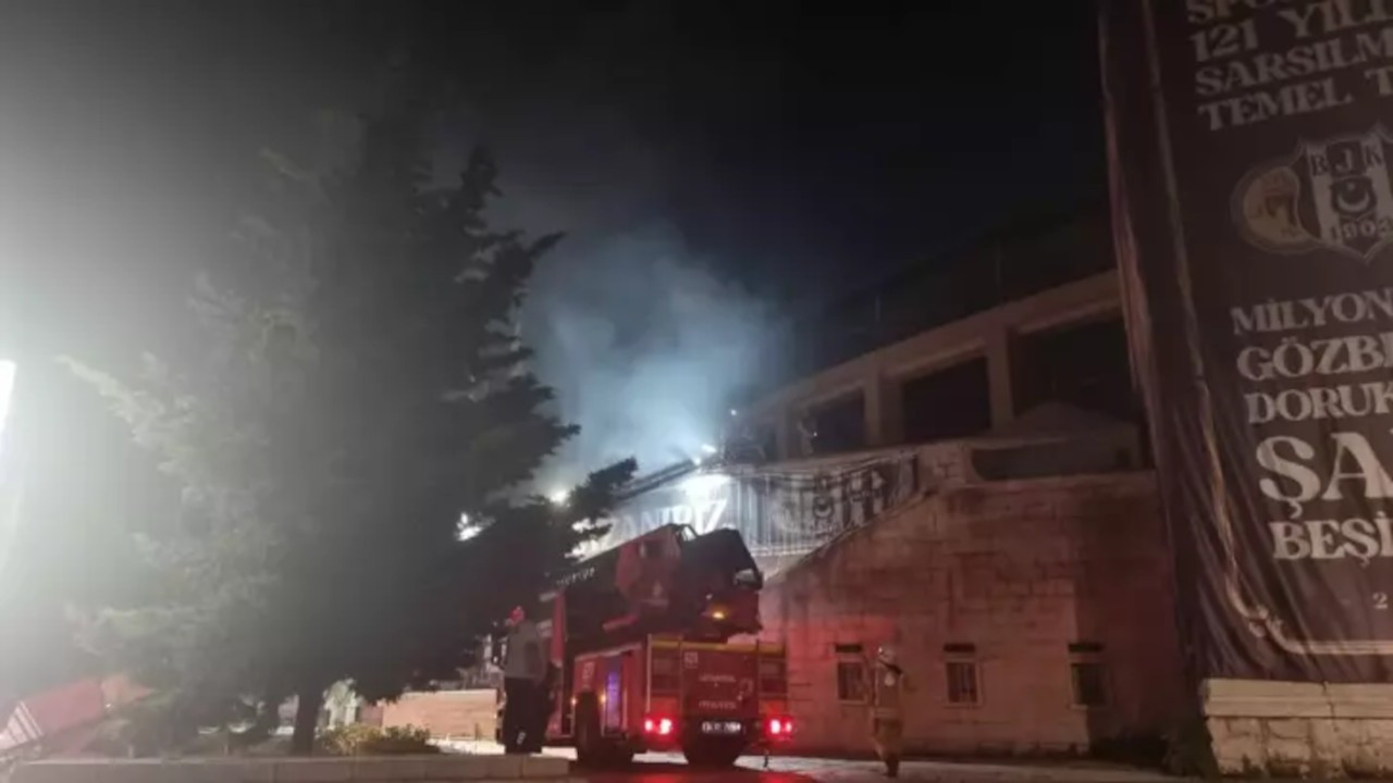 Beşiktaş Tüpraş Stadı'nda yangın çıktı