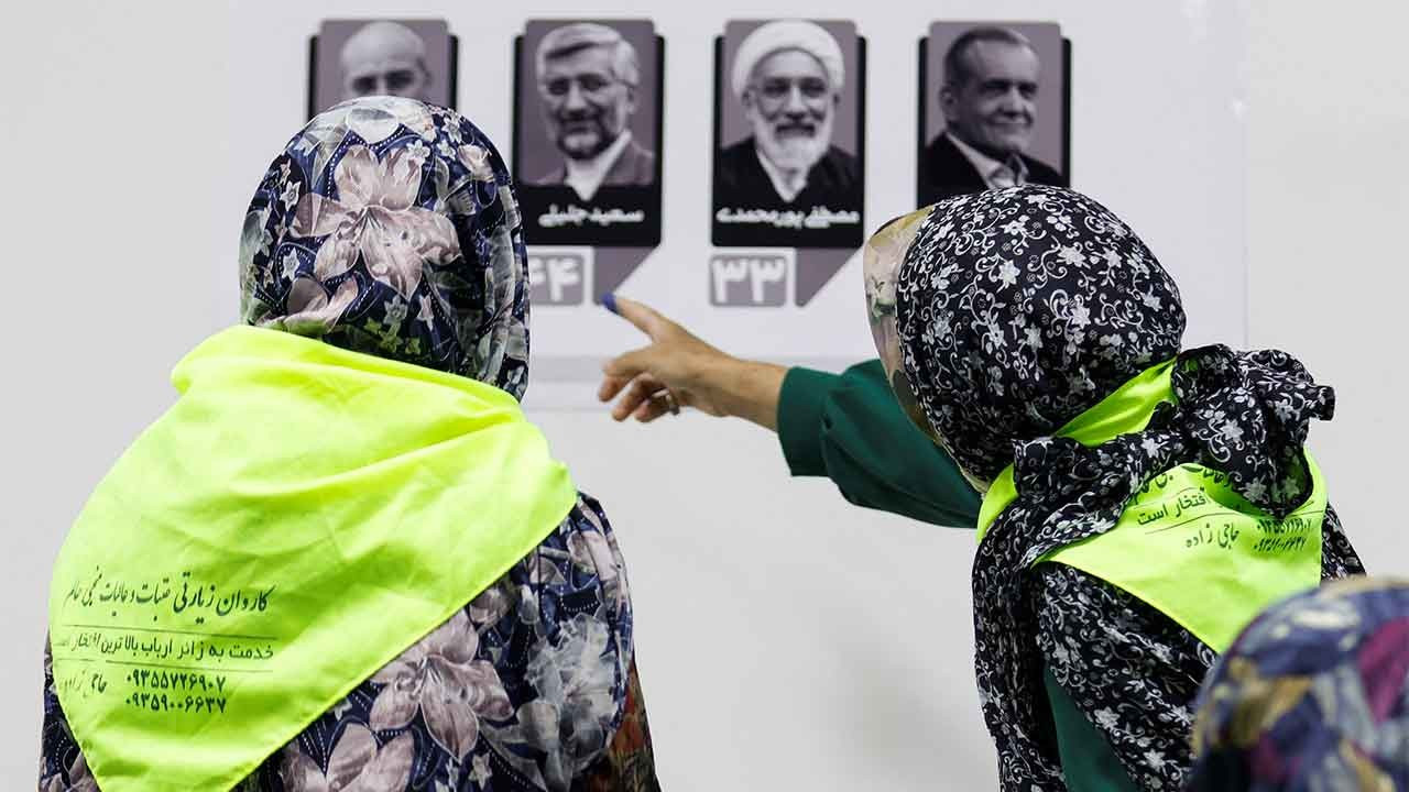 İran'da oy verme işlemi başladı: Hamaney'den 'sandığa gidin' çağrısı