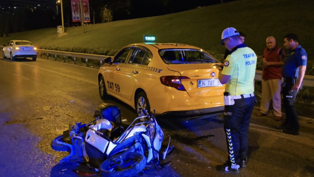 Motosiklet taksiye arkadan çarptı: 1 yaralı