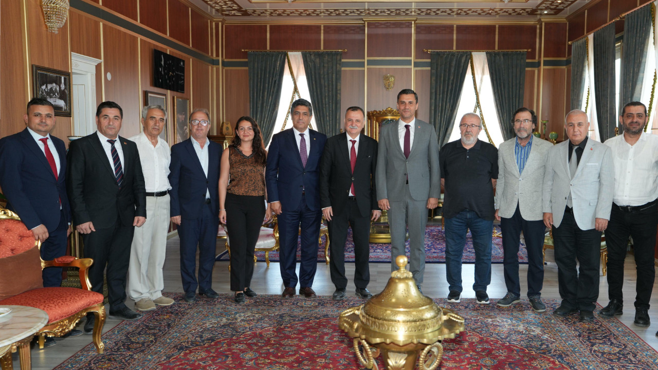 Başkan Zeyrek, ilçe belediyelerini ziyaret etti
