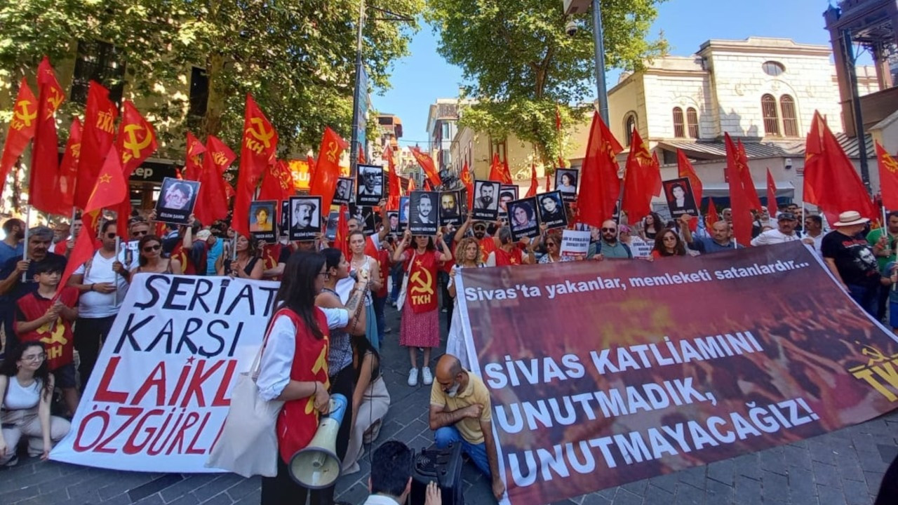 TKH’den Kadıköy'de laiklik yürüyüşü
