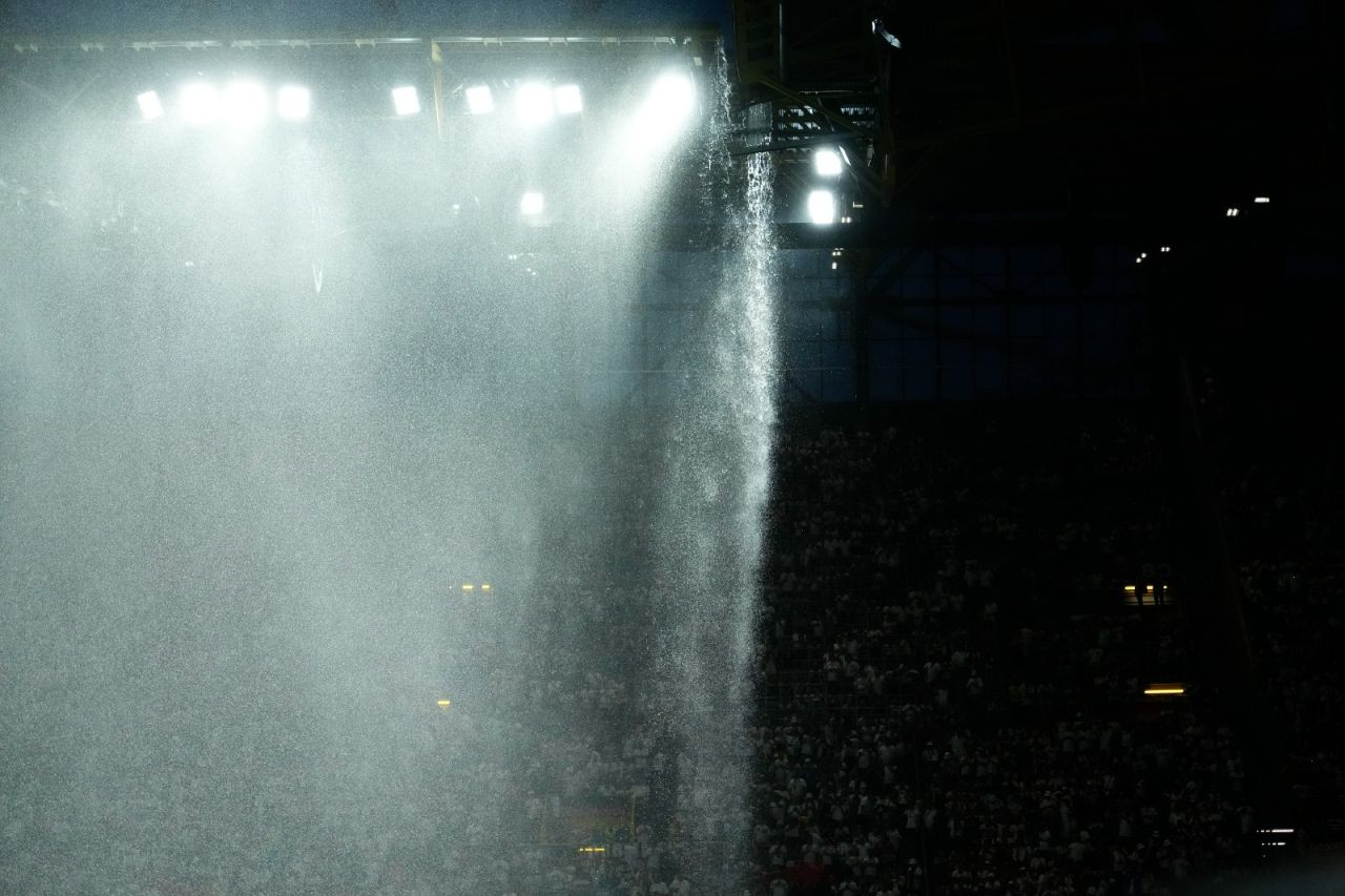 Yağmur nedeniyle duran maça tepkiler: 'İrfan çamur yuttuğu için kusuyordu' - Sayfa 3