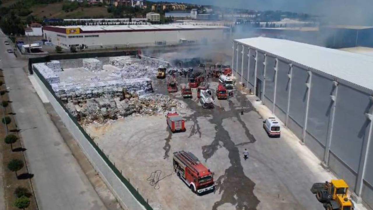 Zonguldak'ta kağıt fabrikasında çıkan yangın söndürüldü