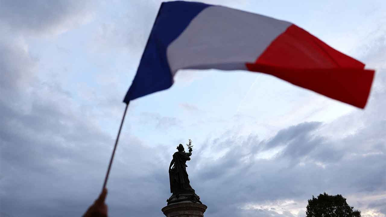 Fransa seçimleri dünya basınında: 'Ülke tarihinde bir ilk olacak'