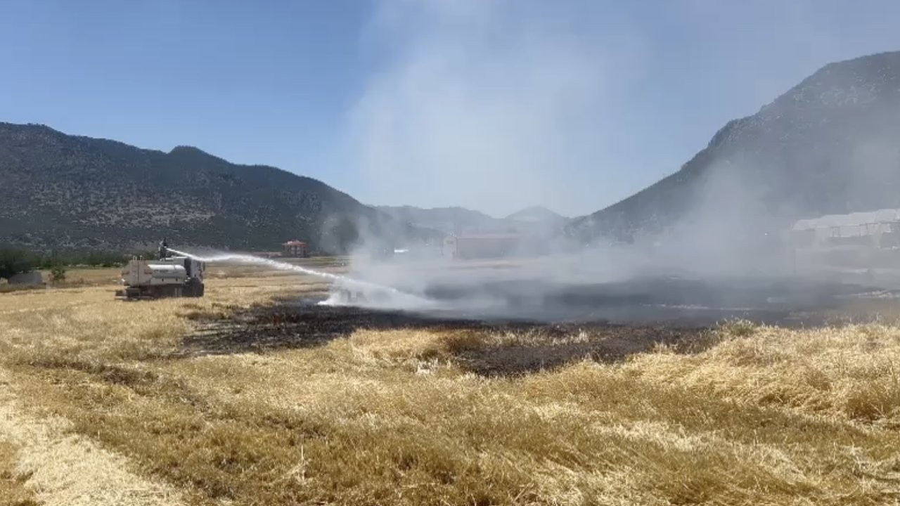 Burdur'da belediyeye ait tarım arazisinde çıkan yangın söndürüldü